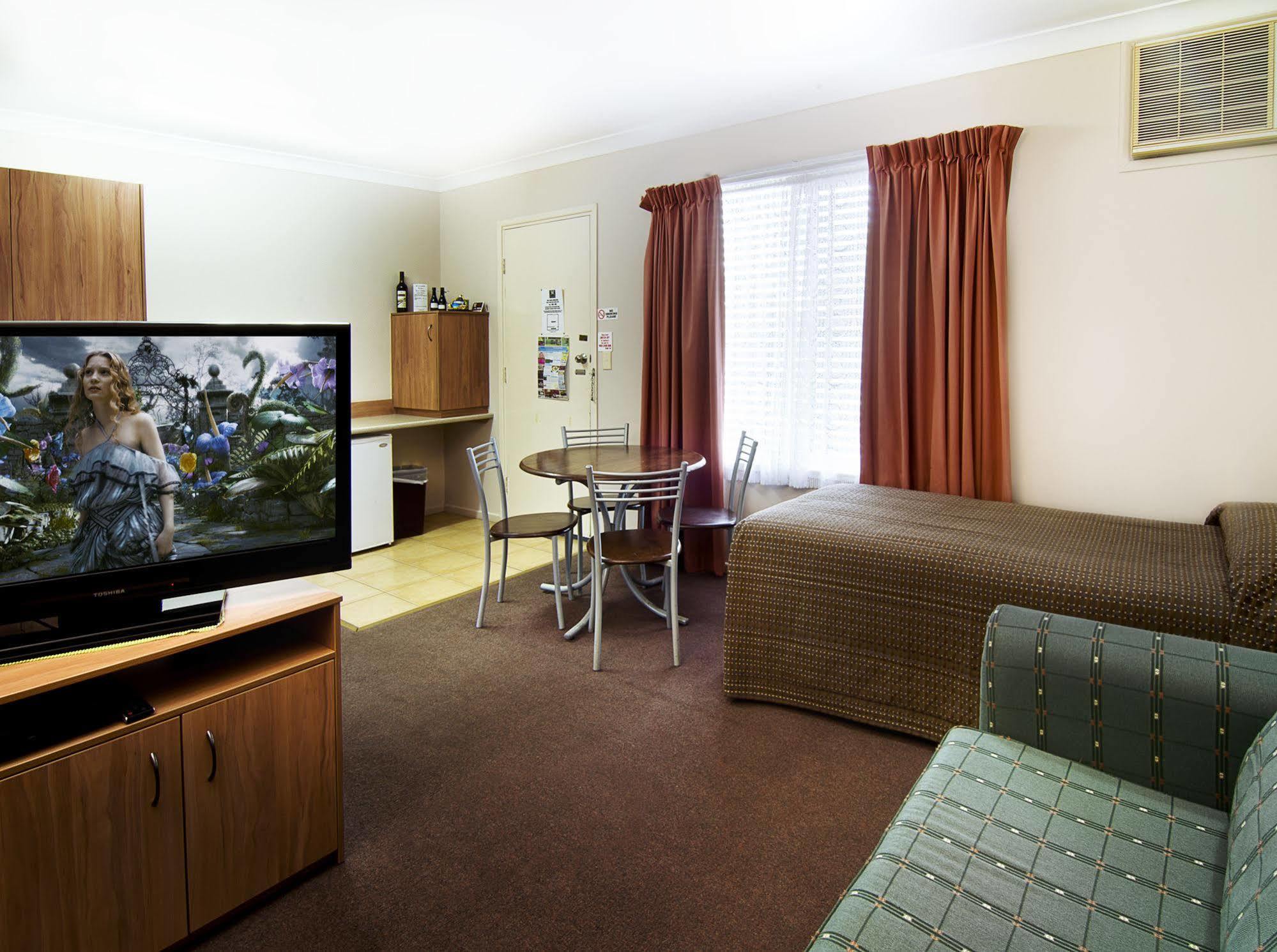 Motel Riviera On Ruthven à Toowoomba Extérieur photo