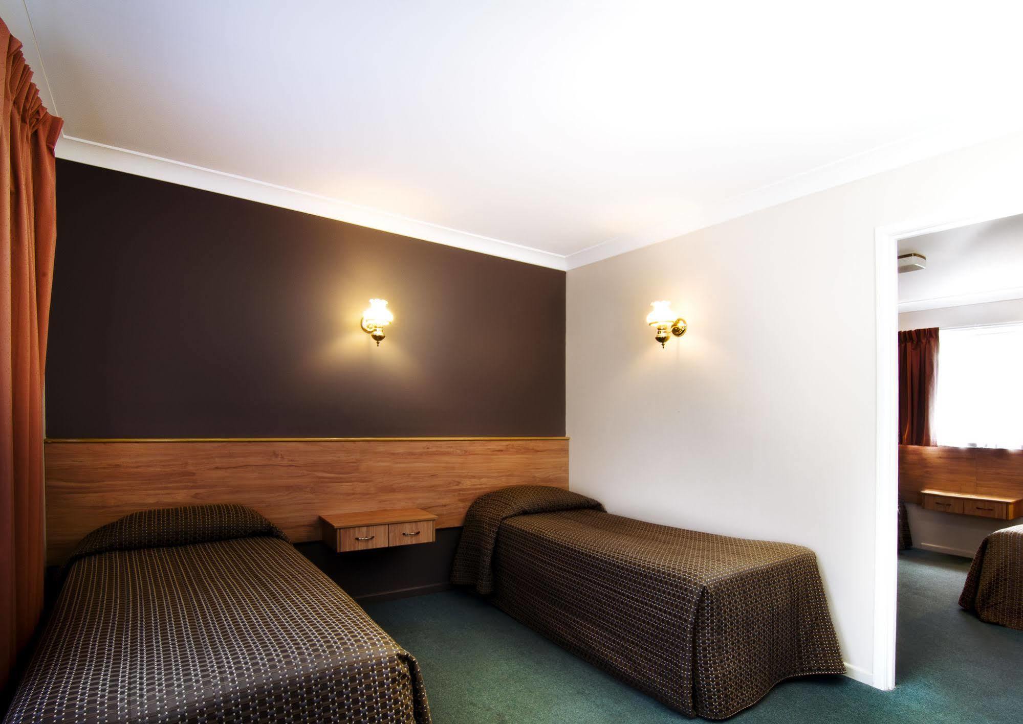 Motel Riviera On Ruthven à Toowoomba Extérieur photo